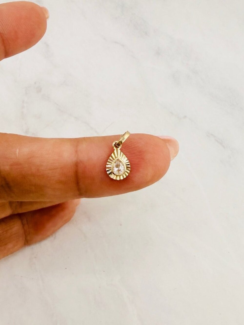 10K Yellow Gold Tear drop Pendant